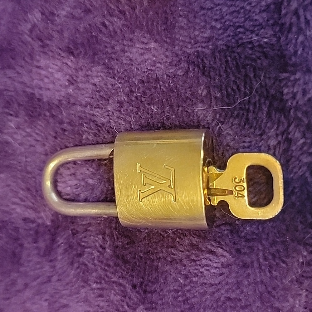 Louis Vuitton Lock & Key 🔐#304
